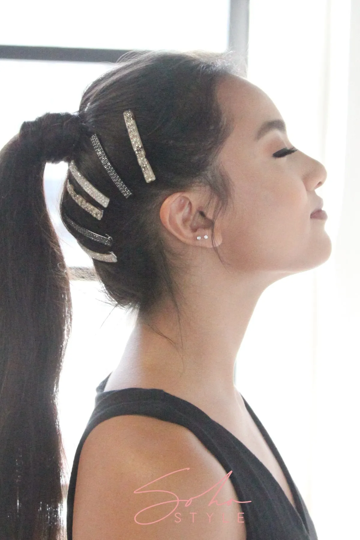 Black crystal hair clip