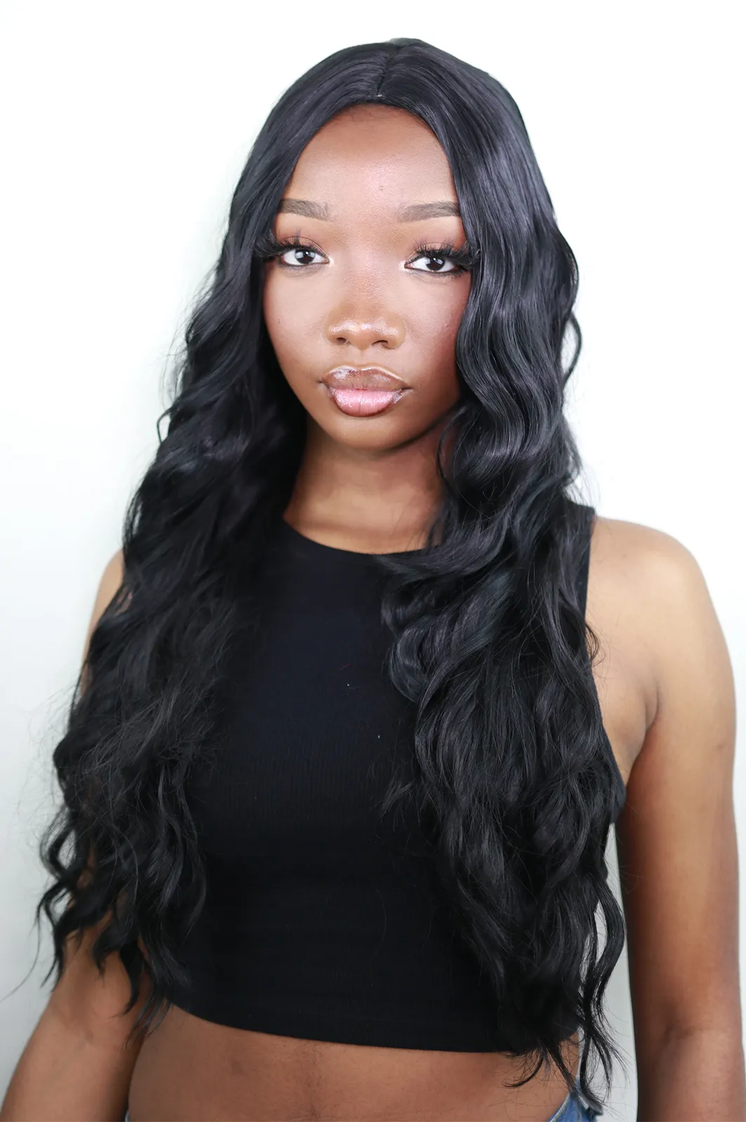 Sisi Maria: Sleek 22-Inch Long Heat Resistant Synthetic Fibre Wig